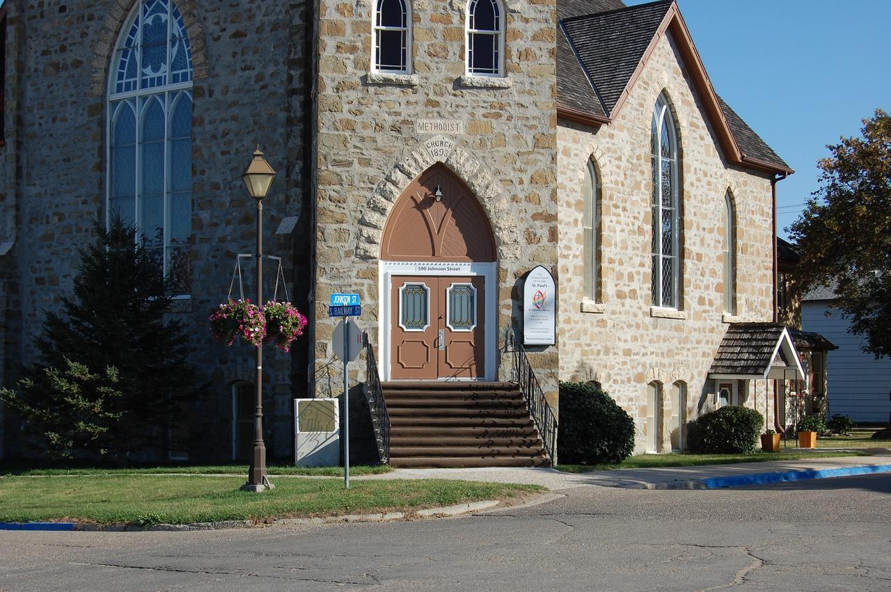 The Home Hotel Boissevain Exterior photo
