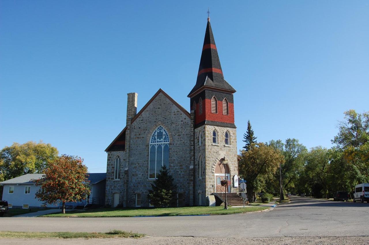 The Home Hotel Boissevain Exterior photo